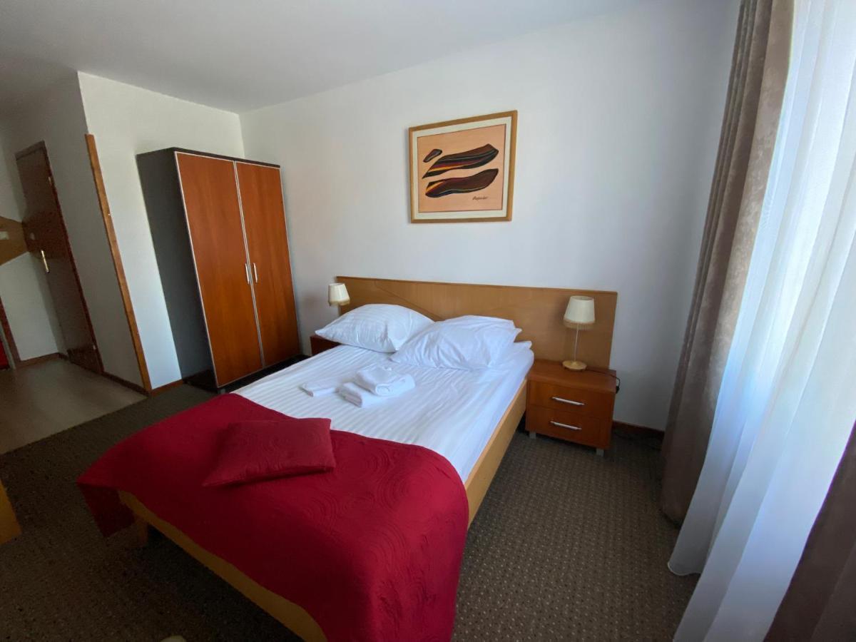 Obiekt "Czarny Rycerz" Aparthotel Jastrzębie Zdrój Exteriör bild