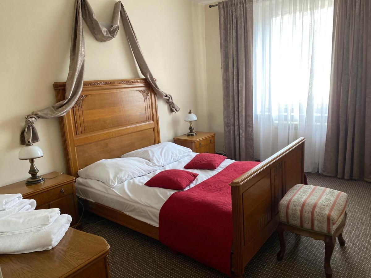 Obiekt "Czarny Rycerz" Aparthotel Jastrzębie Zdrój Exteriör bild