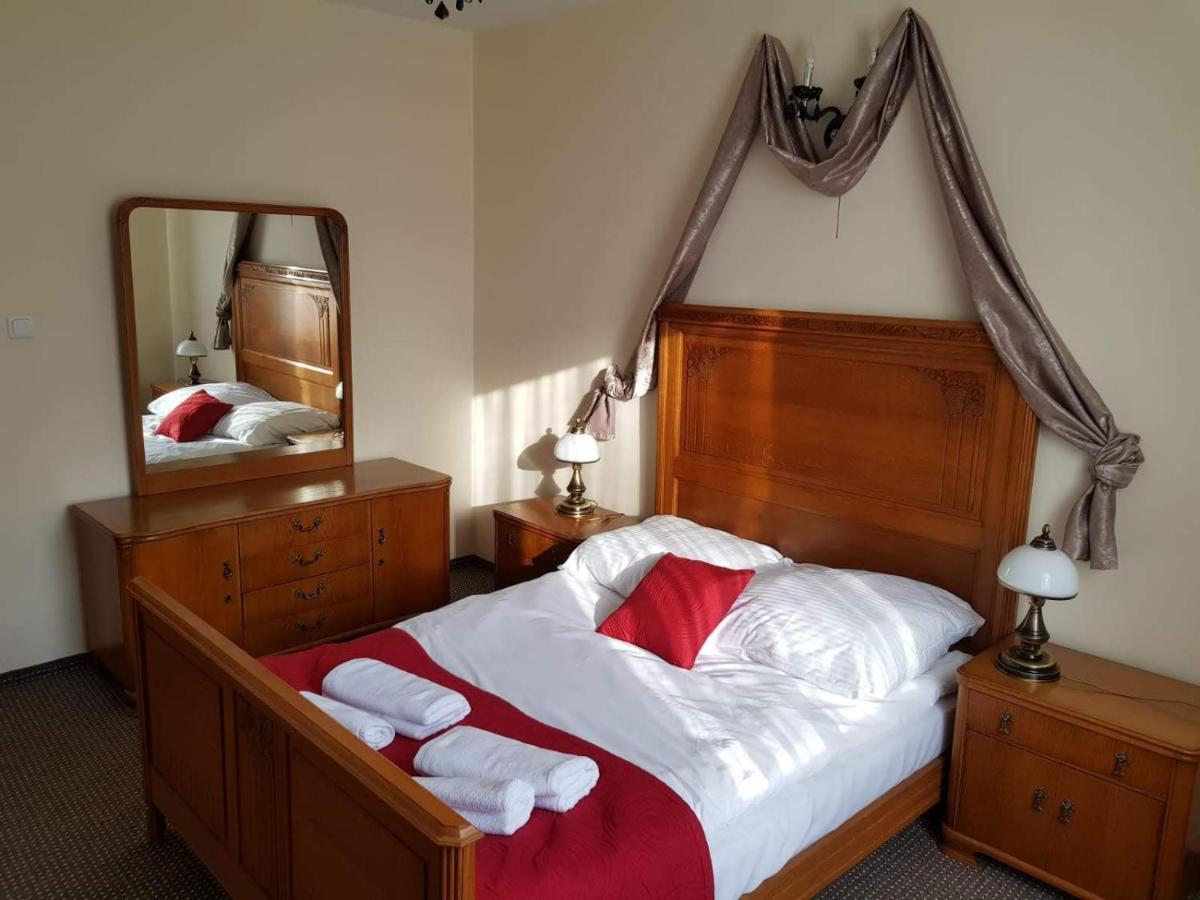 Obiekt "Czarny Rycerz" Aparthotel Jastrzębie Zdrój Exteriör bild
